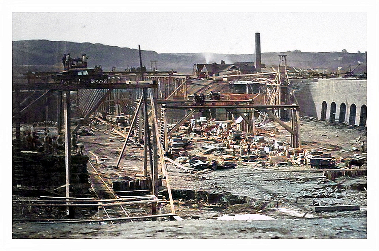 No 5 - Basin walls and lock during construction. 