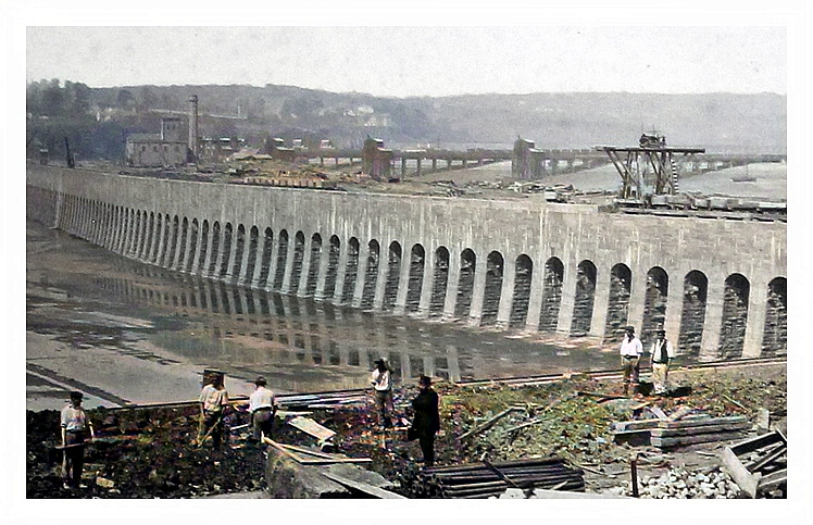 No 23 - General view of the dock wall on north side. 