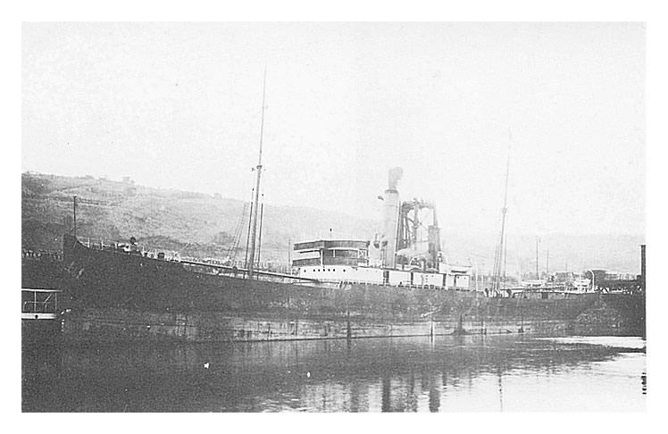 'Italiana' taking on coal at Penarth Dock