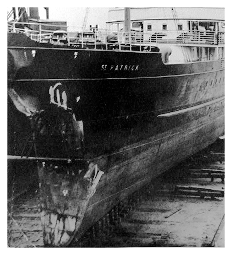 1915 - tr.s.s. 'St. Patrick' - on the Penarth Pontoon following a collision in Fishguard Harbour.