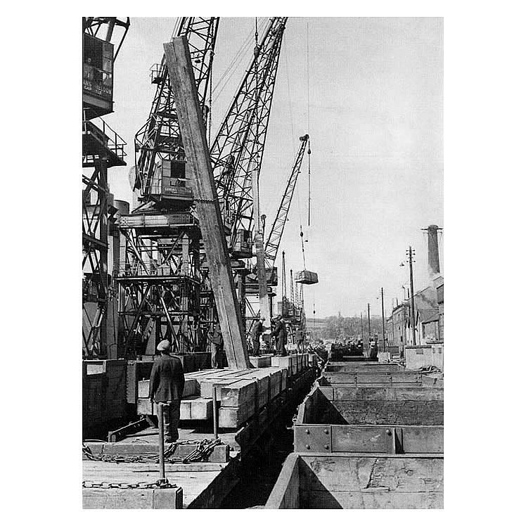 Cowan Weldon cranes at Penarth Dock