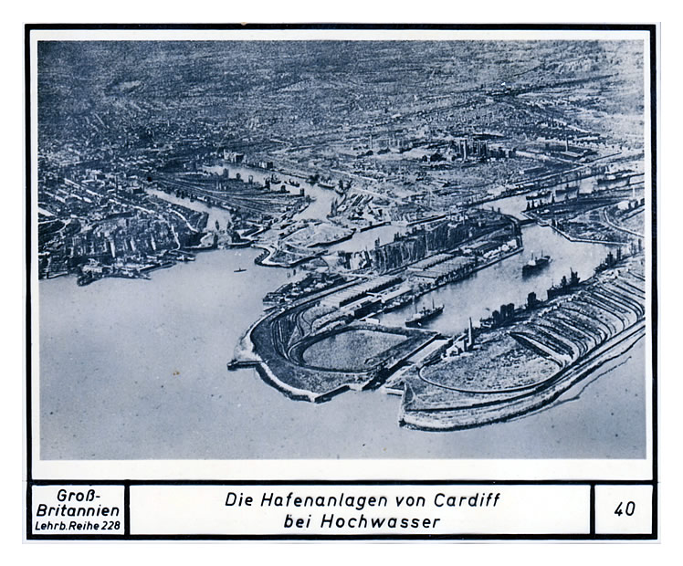 Die Hafenanlagen von Cardiff bei Hochwasser - The Docks of Cardiff at Highwater.
