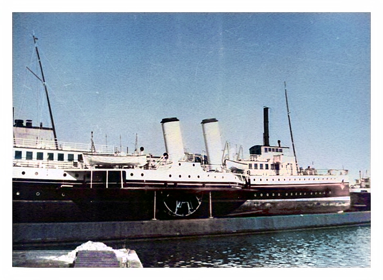 1961 - p.s. 'Bristol Queen' - under repair on the Penarth Dock Pontoon. 