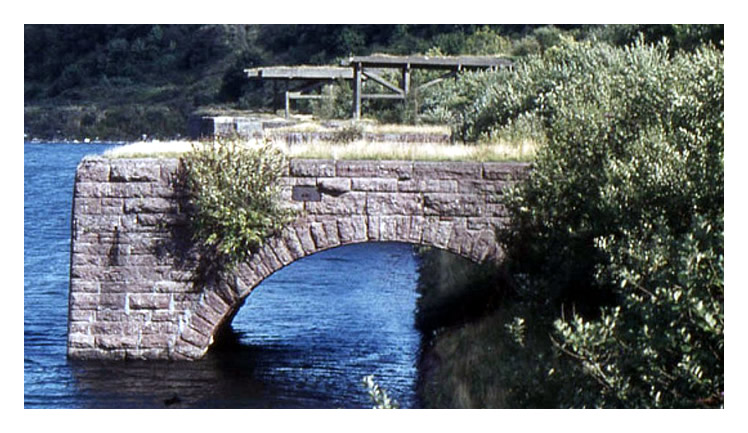 1979 - The fine original 1865 masonry arched piers of Radyr stone upon which the coal tips were installed. 