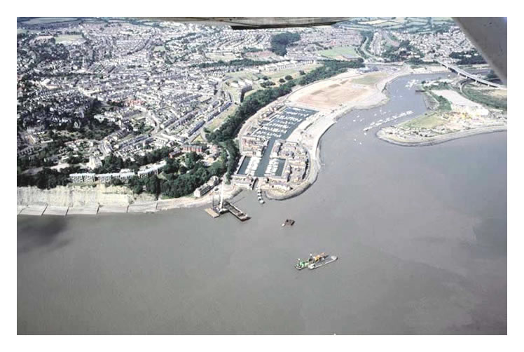 1995 -Penarth Dock - barrage under construction.