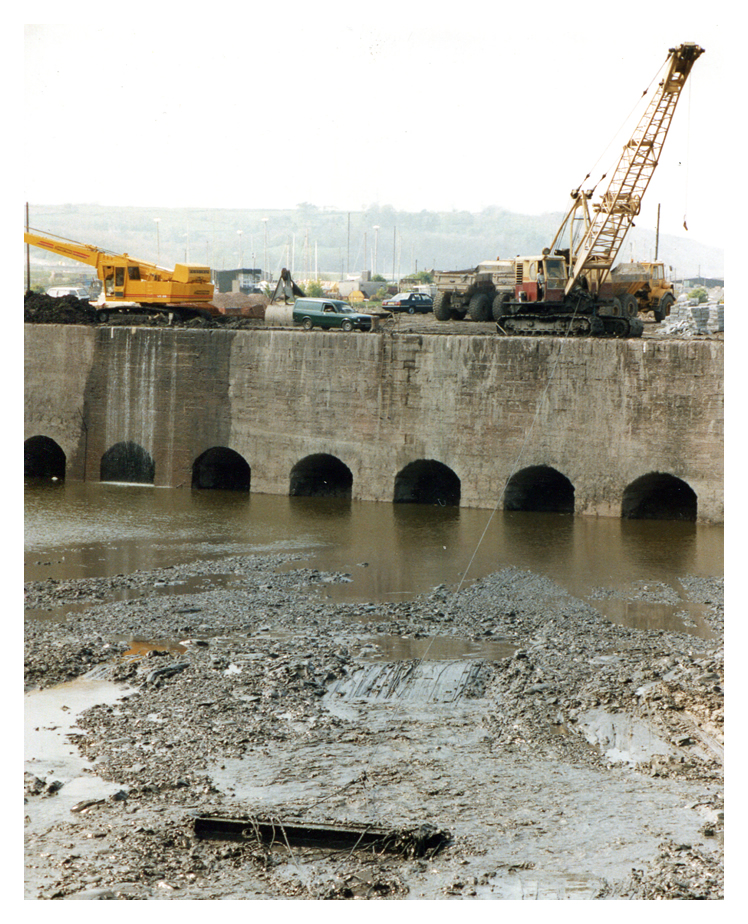 April 1987 - Construction of the Penarth Marina.