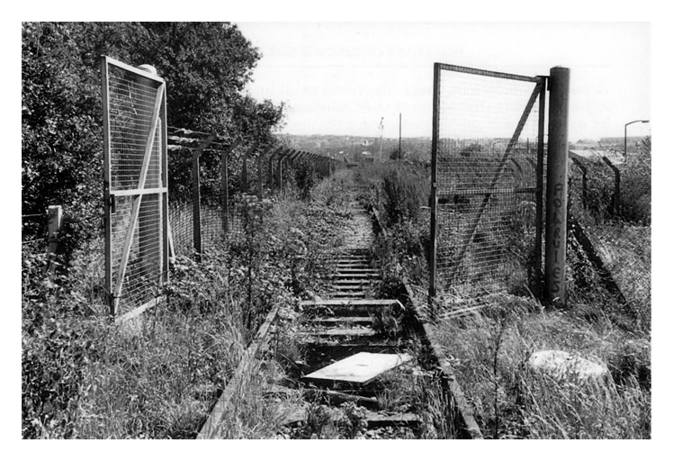 Disused Ferry Road railway to BP oil terminal