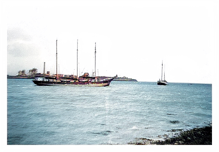 'Eilian' loaded with coal and underway from the Ely Tidal Harbour, Penarth Dock