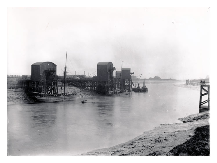 A vintage view of the Ely Tidal Harbour coal tips (number 4 nearest) taken in July 1924