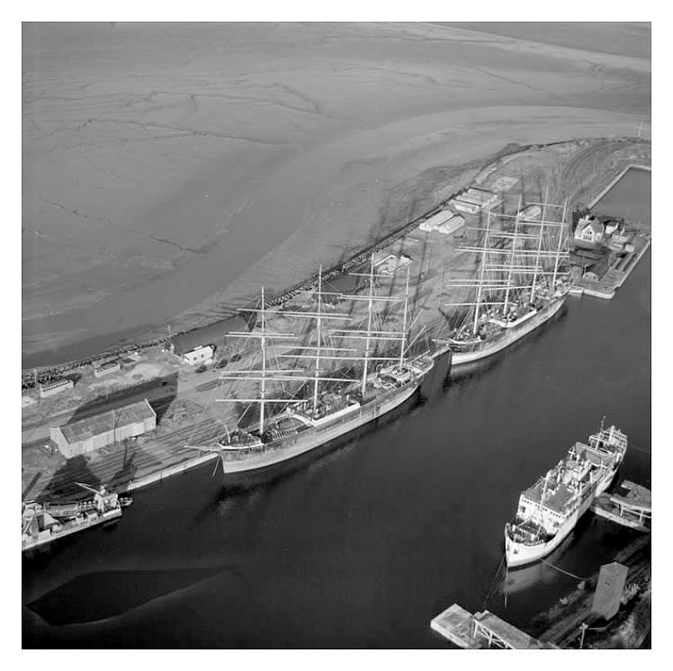 'Passat' and 'Pamir' moored in Penarth Dock in 1950. 