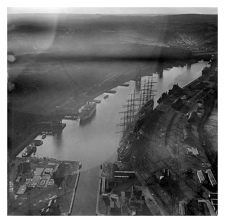 'Passat' and 'Pamir' moored in Penarth Dock in 1950. 