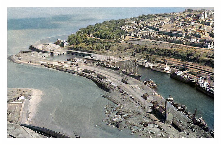 c.1950 - An ariel photograph attributed to H. Tempest Limited of the Ely Tidal Harbour and Penarth Dock showing 'Passat' and 'Pamir' laid up at the northern quay. 