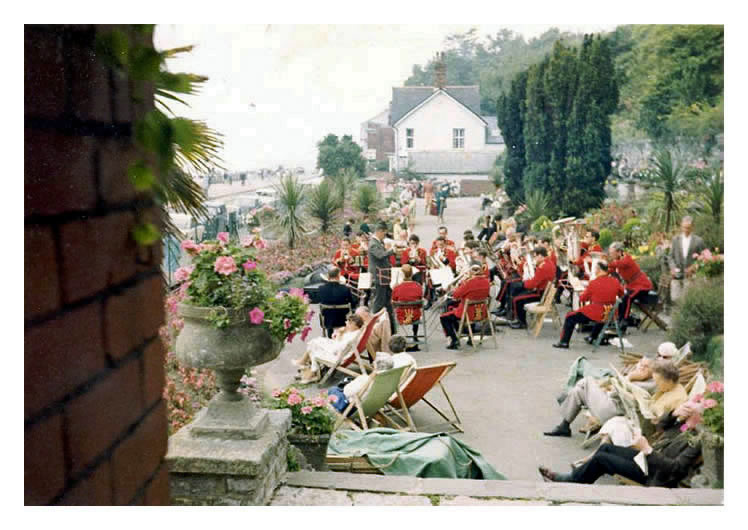 Excelsior Ropes Works Band at Penarth Italian Gardens