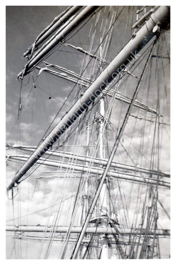 The fore-mast and rigging of 'Passat'