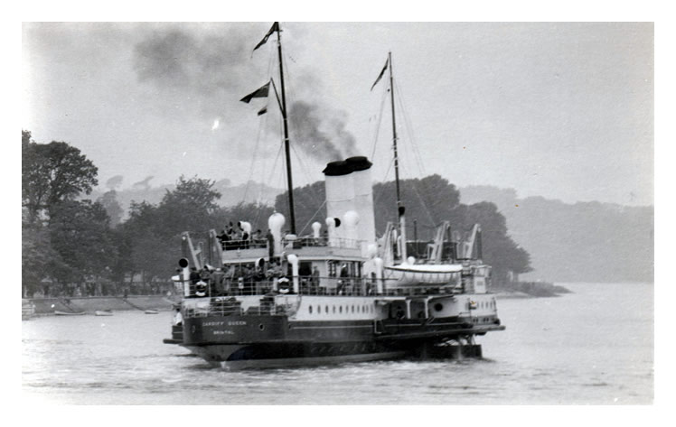 'Cardiff Queen' of 1947 steaming her way up the Avon gorge