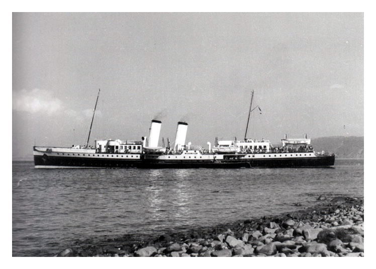 p.s. 'Bristol Queen' calling off Clovelly in the mid-1960's.