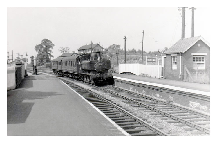 1959 - The 15:12 from Clarence Road, Cardiff, destined for Penarth Town at Penarth Dock Station.