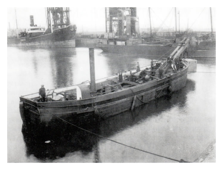 1920 - The trow 'Magnet' at Penarth Dock.