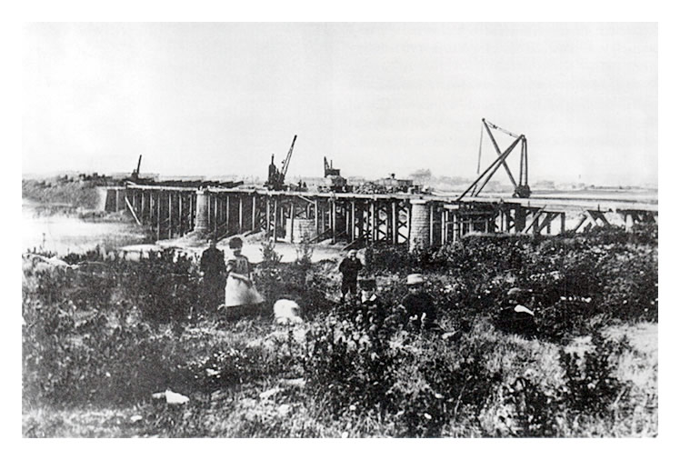 c.1866 - Another photograph of the River Taff Swing Bridge under construction