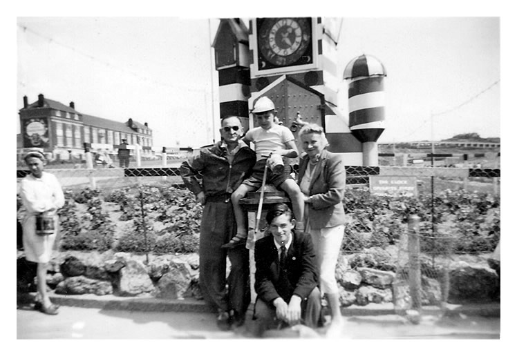 1956 - Barry Island - Guinness Festival Clock
