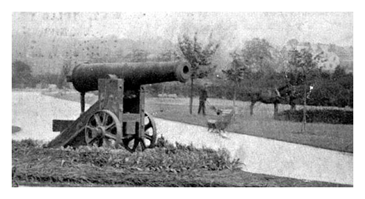 Russian Cannon, Victoria Park, Cardiff - c.1904 - Described as a Russian Cannon it was a trophy from the Crimean War&nbsp;during 1853 to 1856 and was captured at Sevastopol. 
