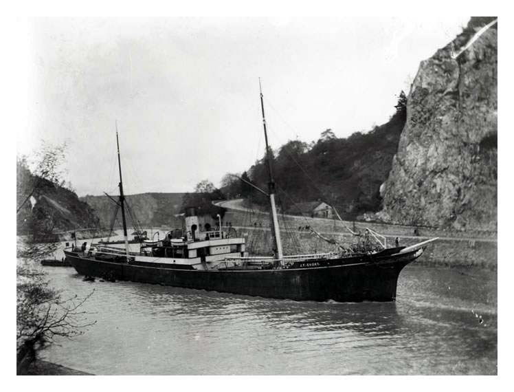 s.s. 'J Y Short' under tow in the river Avon, just prior to docking at Bristol, date not known.