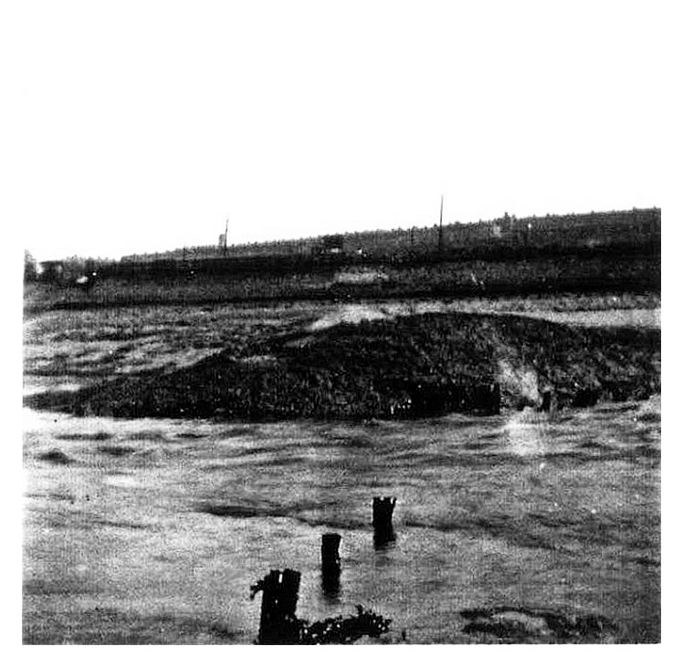 August 1898 - Surcharge placed above the line of the Subway in order to prevent a compressed air blow-out from the tunnel.