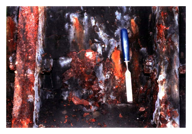 Plate 3/3 - Ring 10 - Lower left segment. Breakdown of paint system and surface corrosion of cast iron.