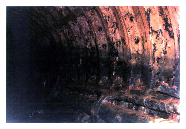 Plate 3/14 - Ring 370 - RHS. Indication of former water level within Subway, possibly prior to being flooded. Note change in colour of iron oxidation from orange to black.