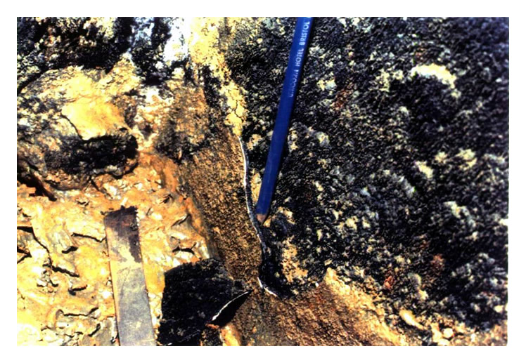 Plate 3/18: Ring 550 - Middle right segment. Typical lamination of cast iron surface - 2mm thick.