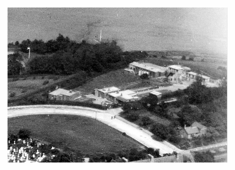 1923 - View of Penarth showing St Augustine's church and Penarth Hotel ; plus the Penarth Head Fort remnants. 