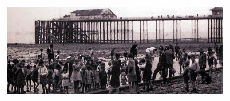 Penarth Pier with Bijou Pavilion.