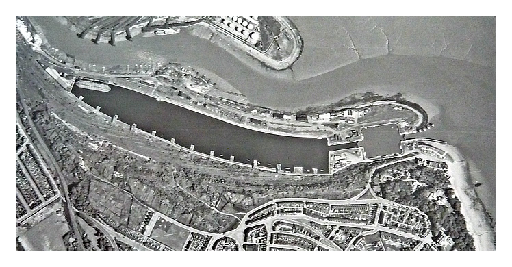 1st June 1962 - Image 0389 - This image is greatly significant to myself, in that many references as to the closure of Penarth Dock state that it happened in 1963. But in June 1962 there are no ships in the Dock or Basin!