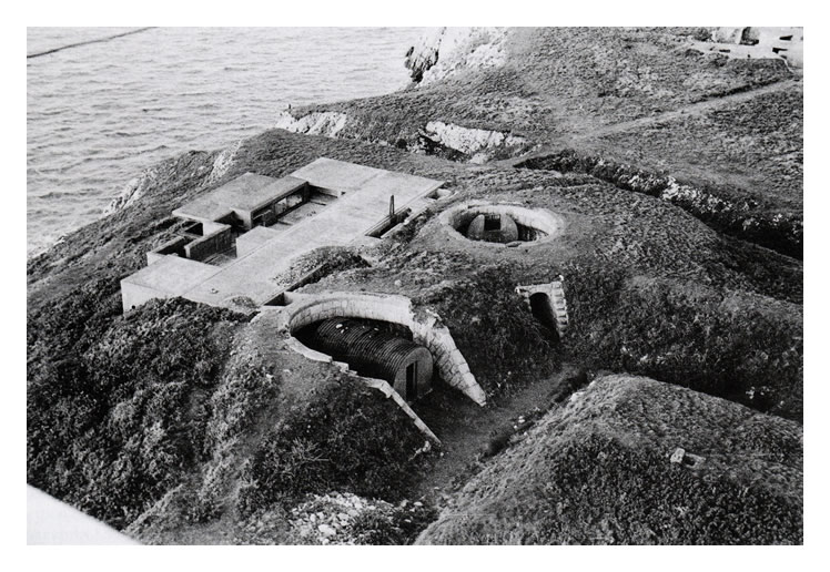 Lighthouse Battery - south-west Moncrieff pits. Second World War Command Post beyond.